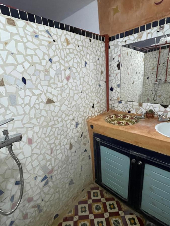 Dar El Pirata Hostel Asilah Exterior foto